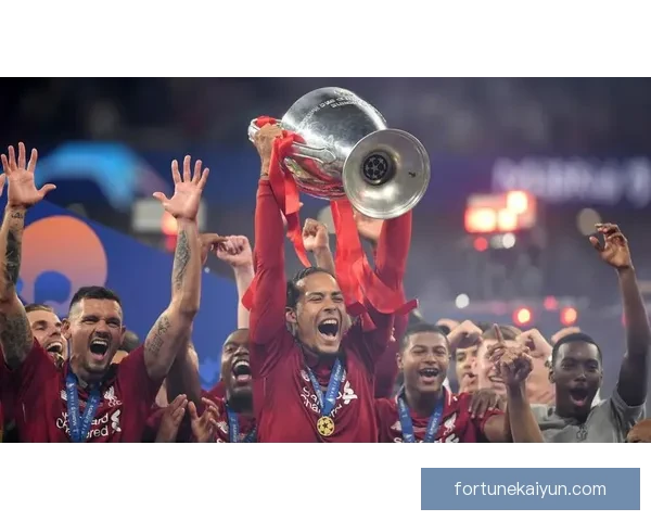 范戴克金球奖亚军荣誉引发足球界关注，表现稳健备受瞩目