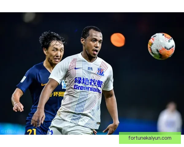 德保罗技术特点：跑动覆盖广、传球精准，攻防转换中表现稳健